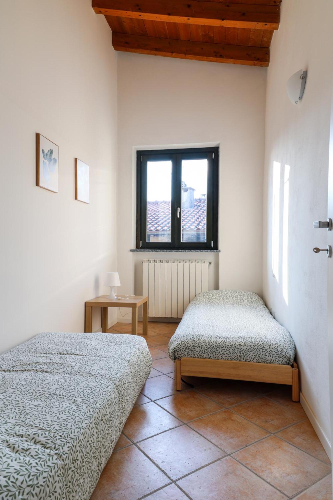 Appartamento La Casa Di Rosy Oleggio Esterno foto